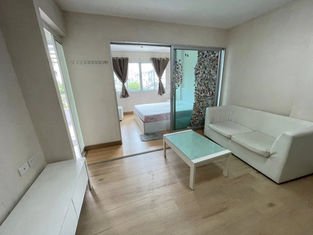For rent: The Rise B, 1 bedroom, 1 bathroom, fully furnished, great location, great price, hurry and book now!
