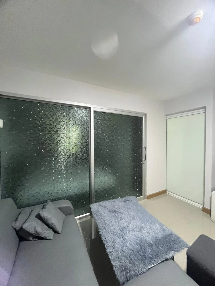 For rent: The Rise B, spacious room with plenty of usable space, comes with complete amenities, beautiful garden view, reserve now!