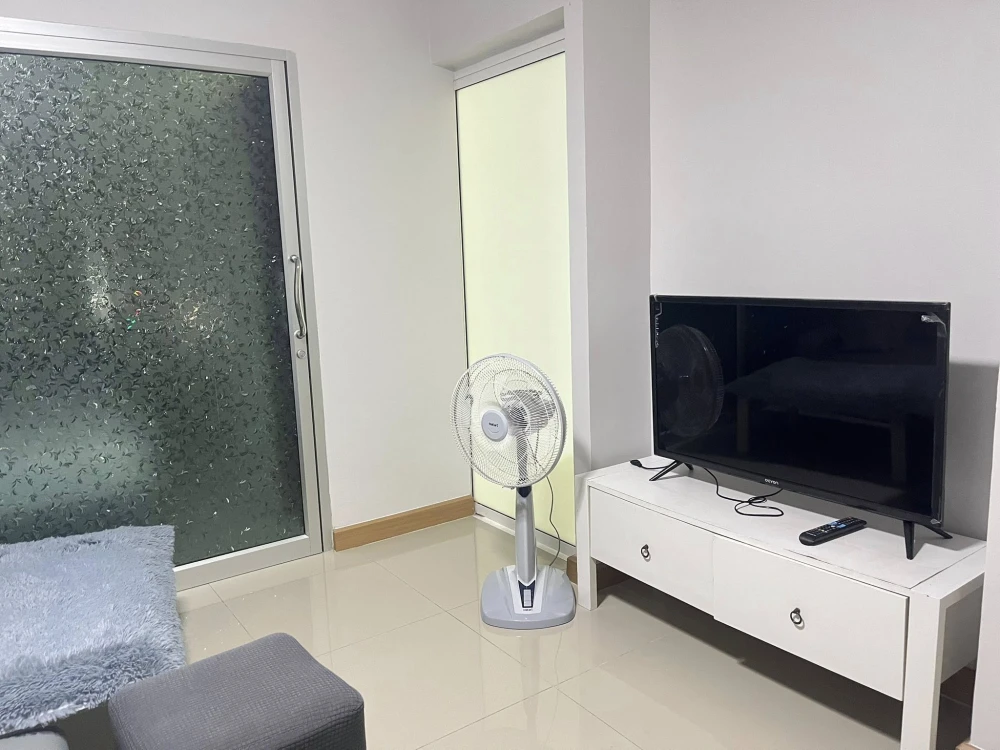 For rent: The Rise B, spacious room with plenty of usable space, comes with complete amenities, beautiful garden view, reserve now!