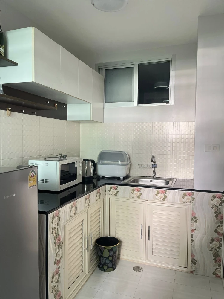 For rent: The Rise B, spacious room with plenty of usable space, comes with complete amenities, beautiful garden view, reserve now!
