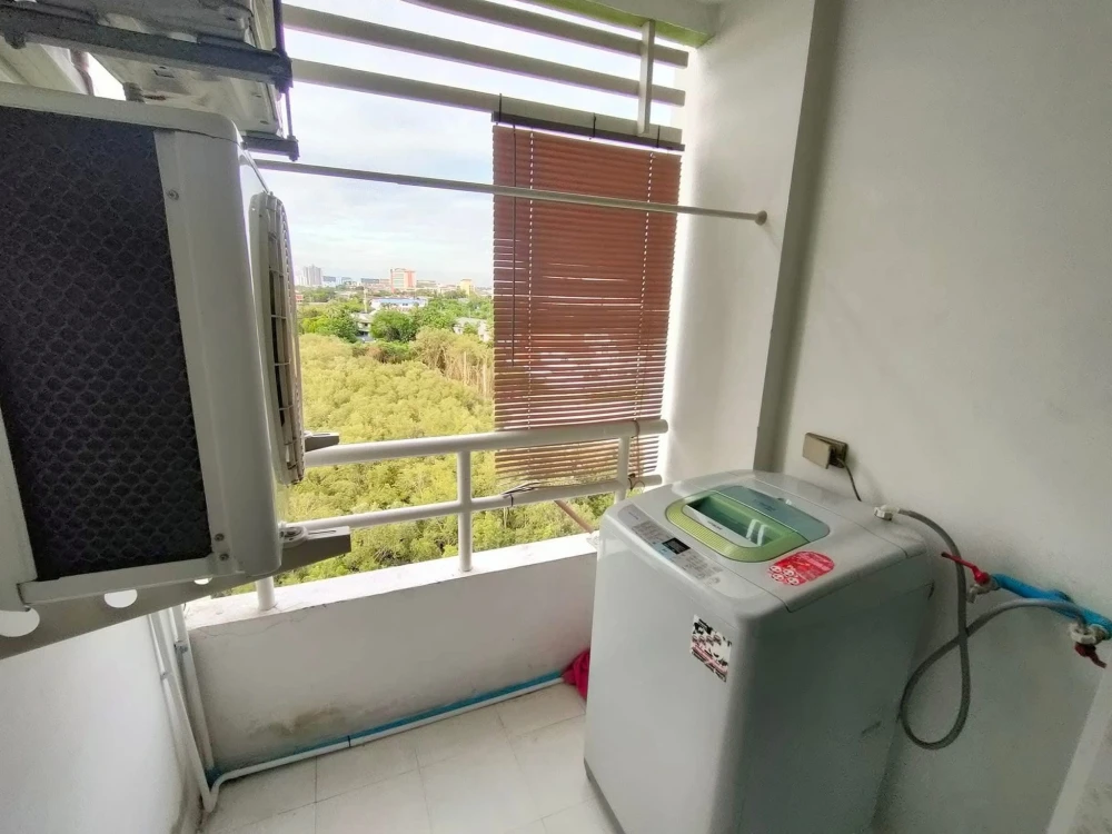 For rent: The Rise B, a lovely room on the 7th floor, fully furnished and equipped. Just bring your bags and move in!