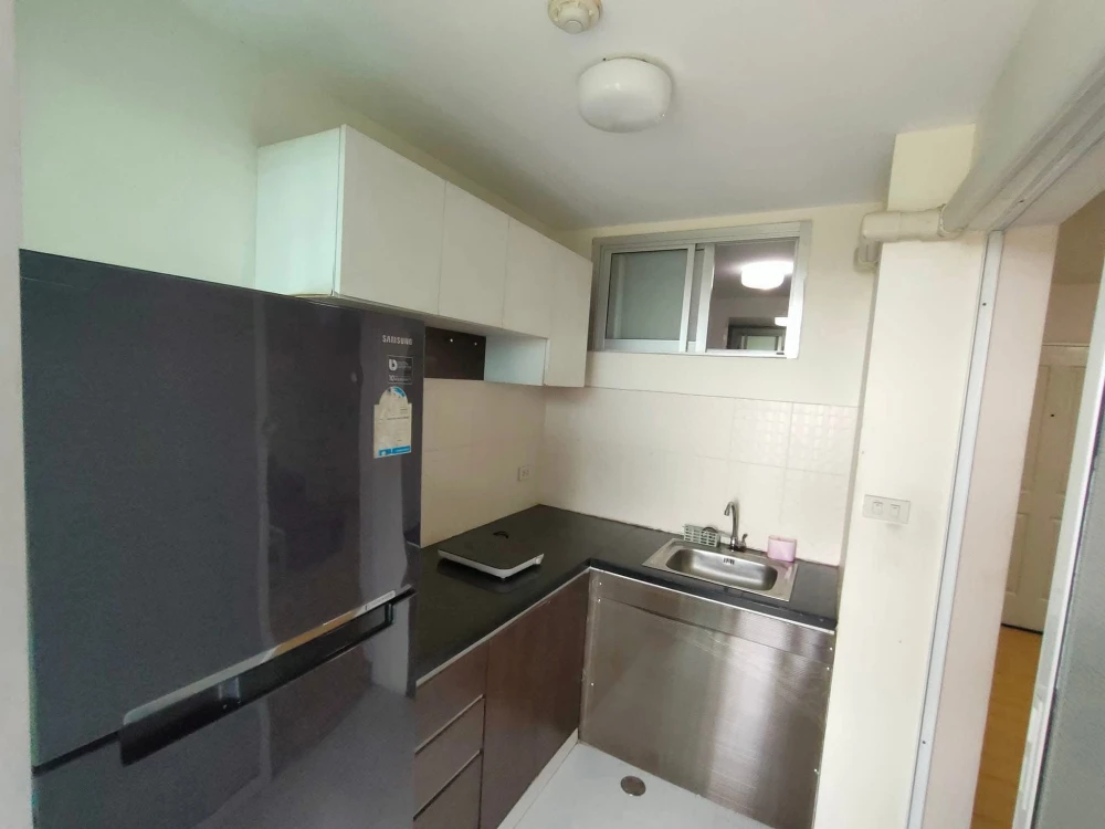 For rent: The Rise B, a lovely room on the 7th floor, fully furnished and equipped. Just bring your bags and move in!