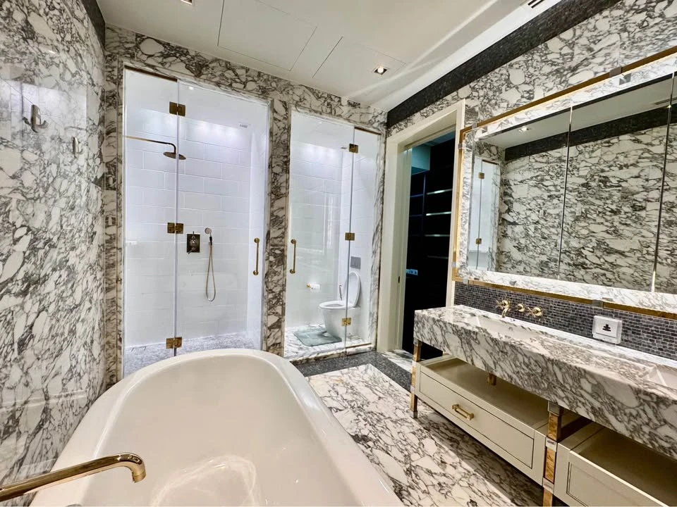 For rent: The Ritz-Carlton Residences Bangkok, ready to move in, fully furnished, spacious and comfortable, reserve now, high floor.