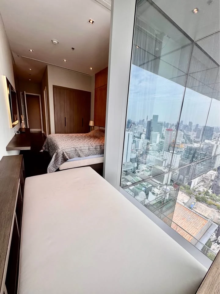 For rent: The Ritz-Carlton Residences Bangkok, ready to move in, fully furnished, spacious and comfortable, reserve now, high floor.