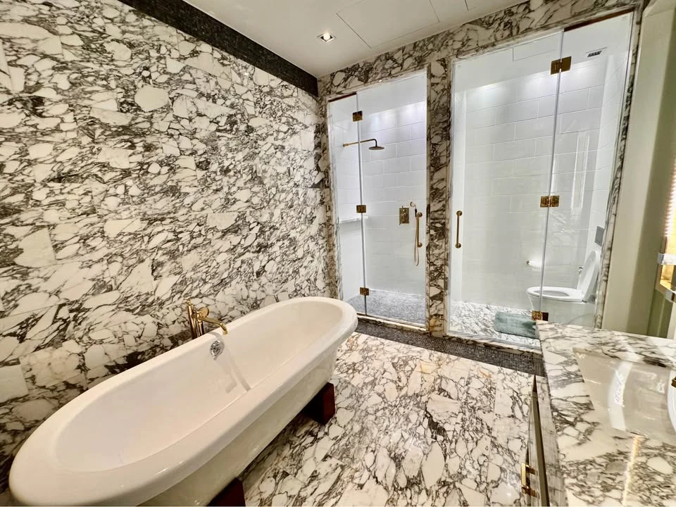 For rent: The Ritz-Carlton Residences Bangkok, ready to move in, fully furnished, spacious and comfortable, reserve now, high floor.