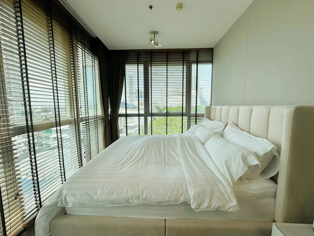 For rent: The River, spacious room, very comfortable, north-facing, fully furnished and equipped with appliances, ready to use.