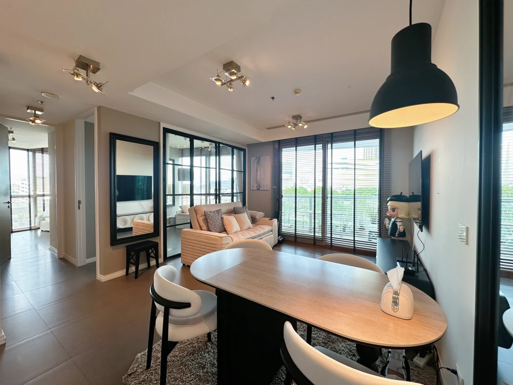 For rent: The River, spacious room, very comfortable, north-facing, fully furnished and equipped with appliances, ready to use.