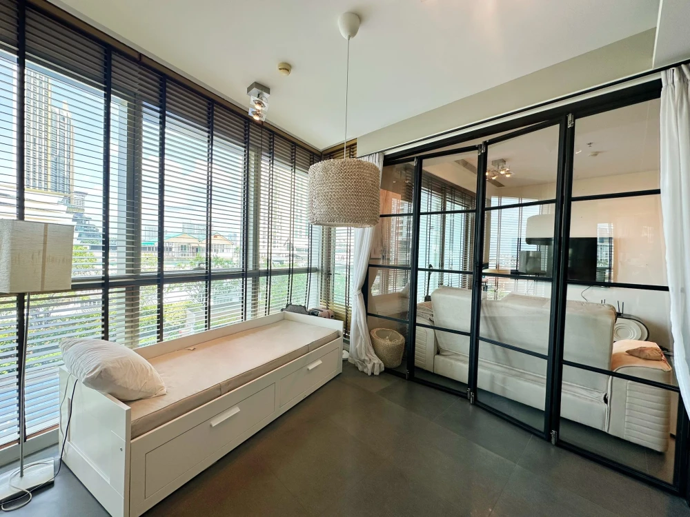 For rent: The River, spacious room, very comfortable, north-facing, fully furnished and equipped with appliances, ready to use.
