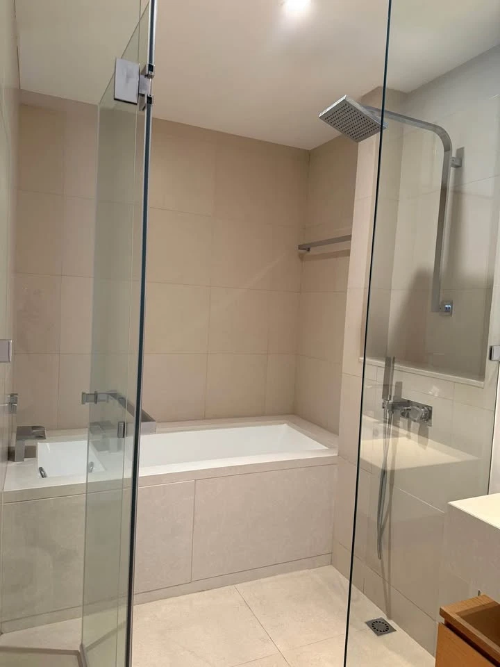 For rent: The River, the biggest room, lots of usable space, great location, view of the Chao Phraya River from a high floor, hurry and book now!
