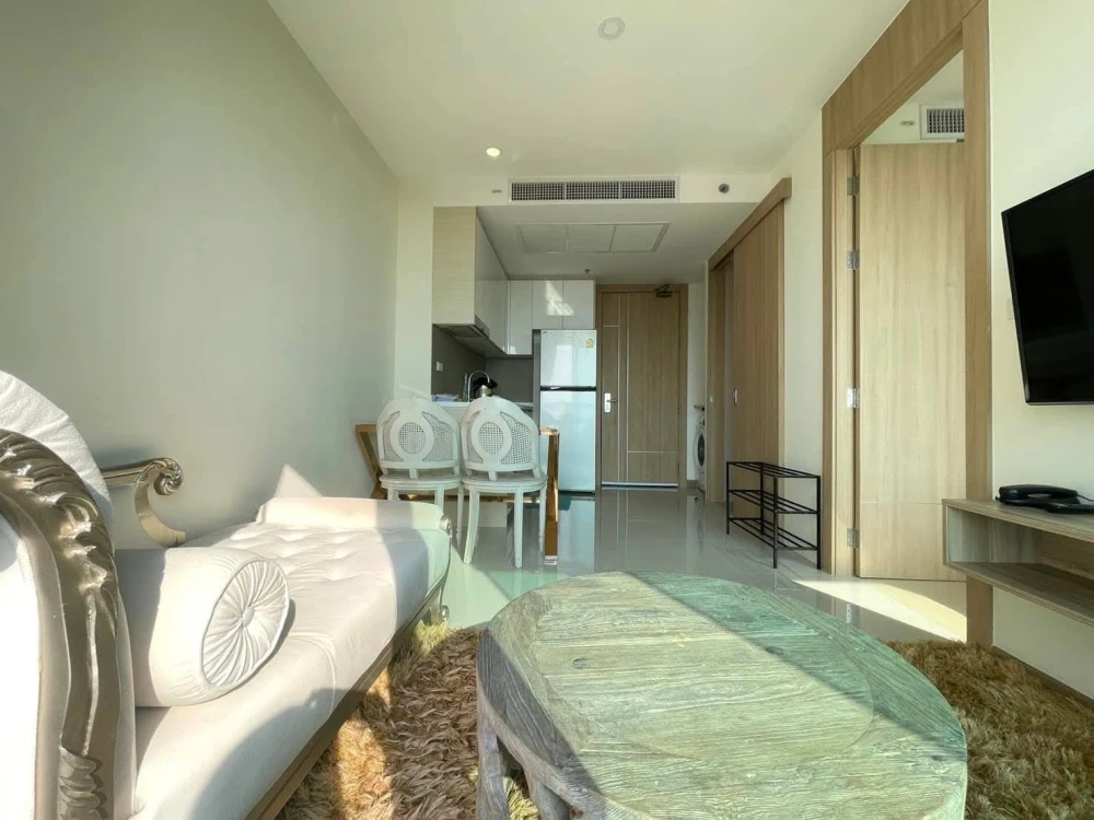 For rent: The Riviera Jomtien Pattaya, 1 bedroom, 1 bathroom, fully furnished, beautiful sea view, reserve now.