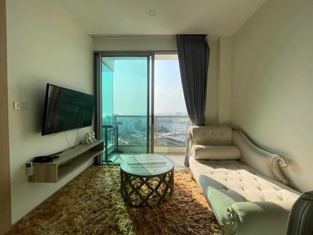 For rent: The Riviera Jomtien Pattaya, 1 bedroom, 1 bathroom, fully furnished, beautiful sea view, reserve now.