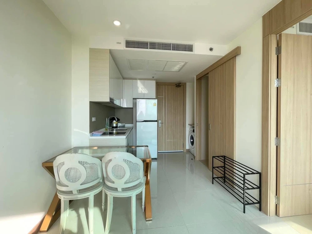 For rent: The Riviera Jomtien Pattaya, 1 bedroom, 1 bathroom, fully furnished, beautiful sea view, reserve now.