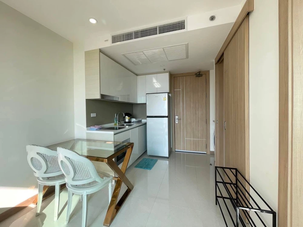 For rent: The Riviera Jomtien Pattaya, 1 bedroom, 1 bathroom, fully furnished, beautiful sea view, reserve now.