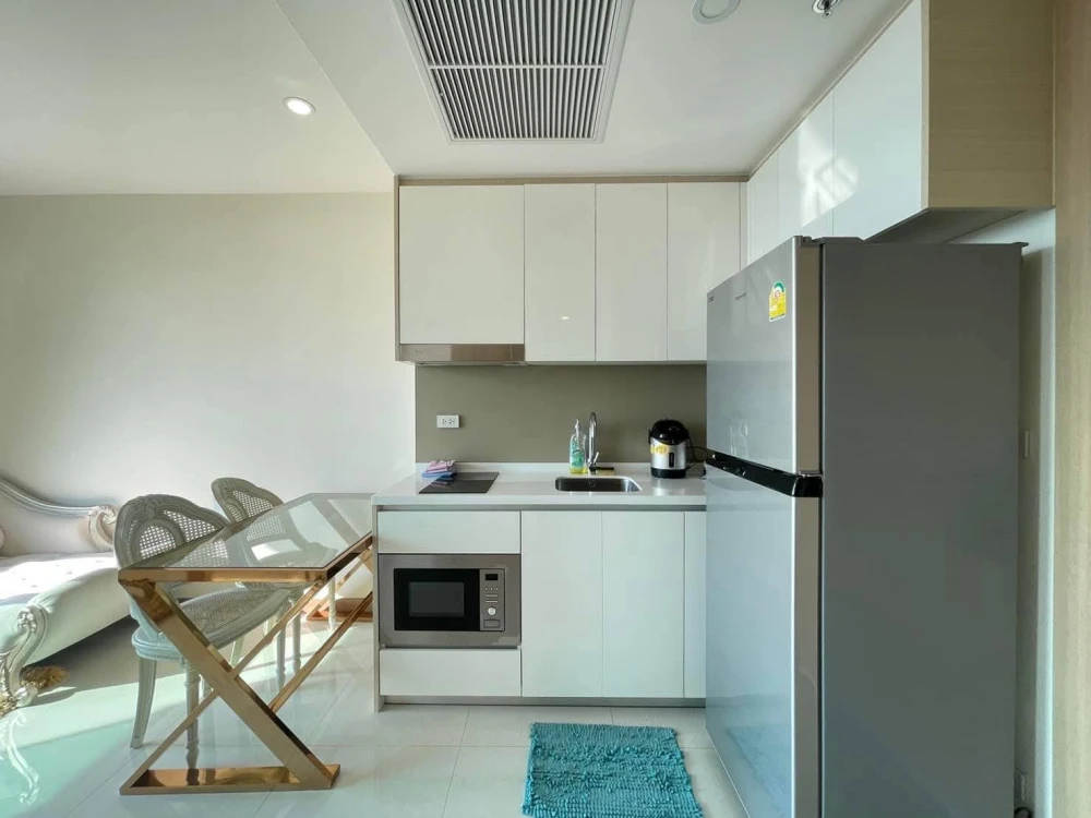 For rent: The Riviera Jomtien Pattaya, 1 bedroom, 1 bathroom, fully furnished, beautiful sea view, reserve now.