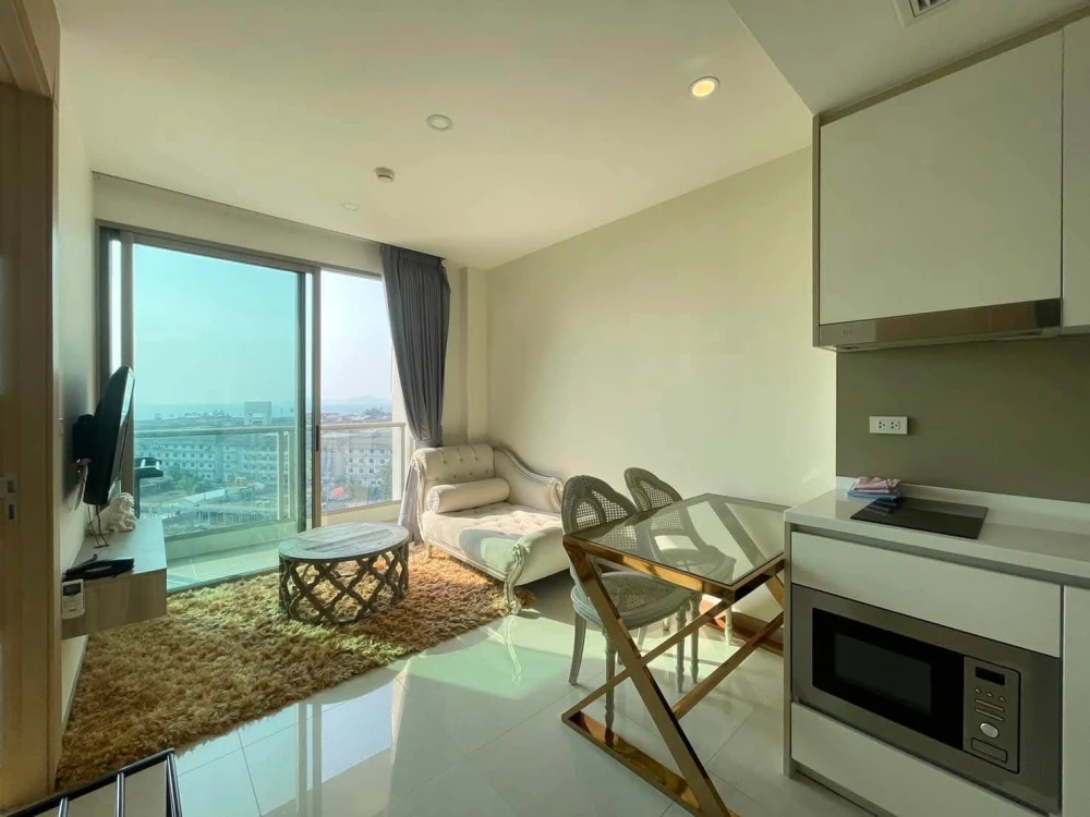 For rent: The Riviera Jomtien Pattaya, 1 bedroom, 1 bathroom, fully furnished, beautiful sea view, reserve now.