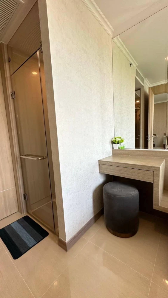 For rent: The Riviera Jomtien Pattaya, 16th floor, fully furnished, nice to live in, book now, urgently.