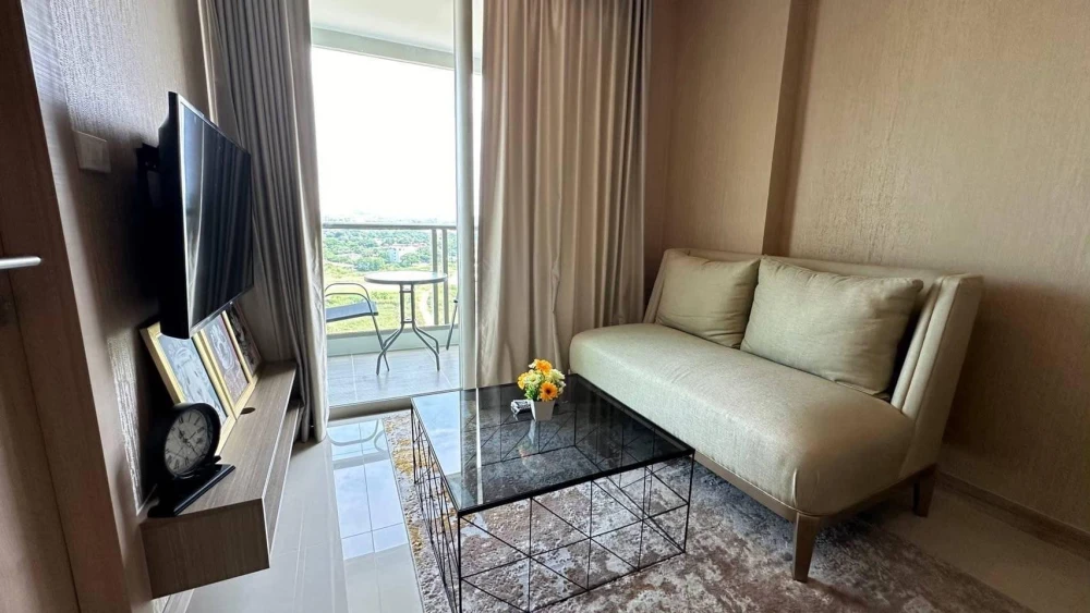 For rent: The Riviera Jomtien Pattaya, 16th floor, fully furnished, nice to live in, book now, urgently.