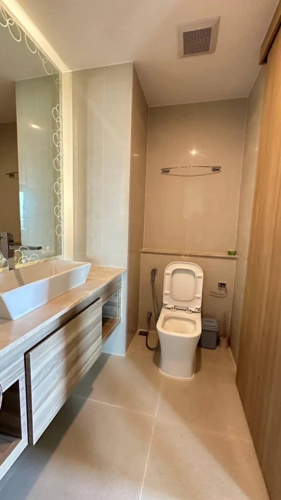 For rent: The Riviera Jomtien Pattaya, 16th floor, fully furnished, nice to live in, book now, urgently.