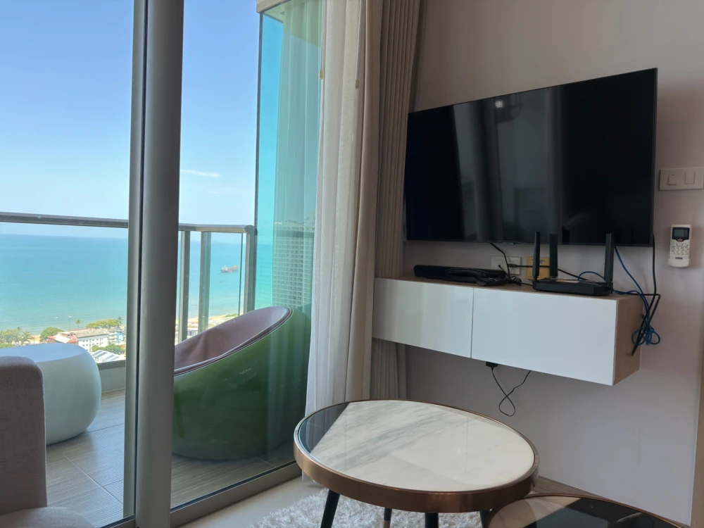 For rent: The Riviera Jomtien Pattaya, 30th floor, fully furnished, very comfortable. Book now, don't miss out!