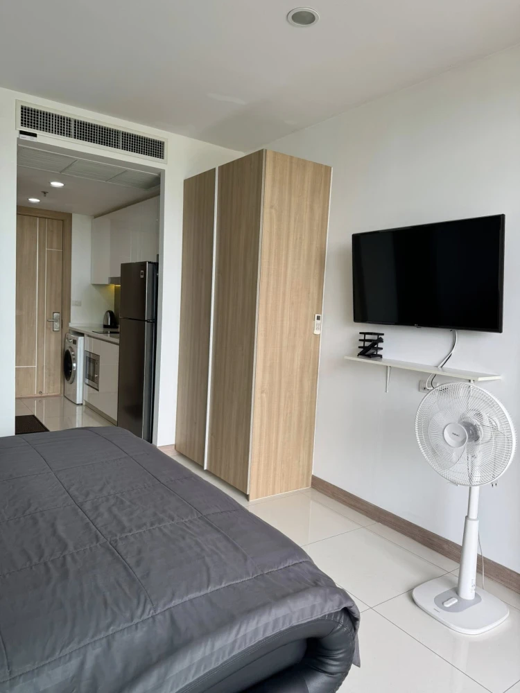 For rent: The Riviera Jomtien Pattaya, high floor room, ready to move in, spacious and comfortable room, reserve now.
