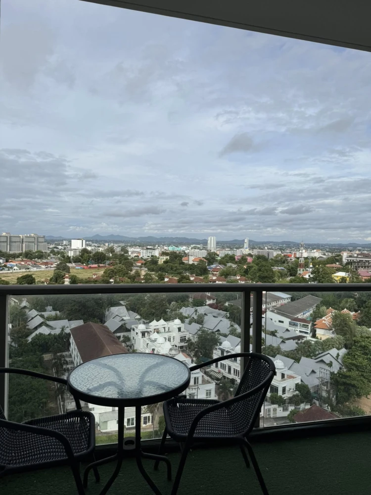 For rent: The Riviera Jomtien Pattaya, high floor room, ready to move in, spacious and comfortable room, reserve now.