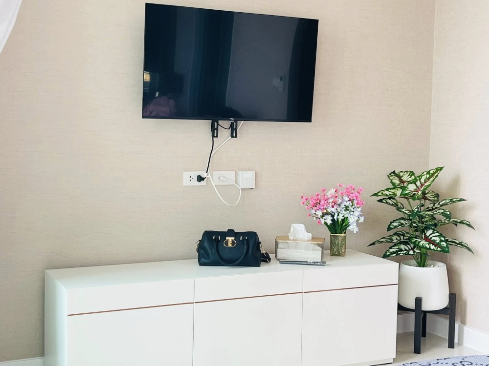 For rent: The Riviera Jomtien Pattaya, studio room with built-in marble headboard, great location, beautiful view, book now!