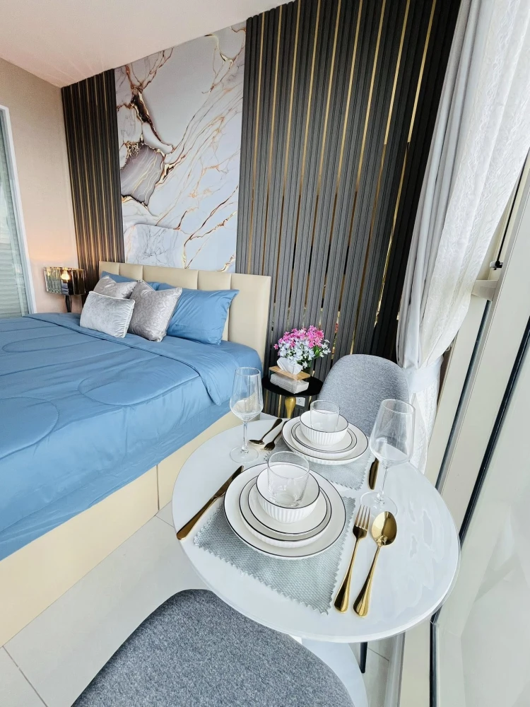 For rent: The Riviera Jomtien Pattaya, studio room with built-in marble headboard, great location, beautiful view, book now!