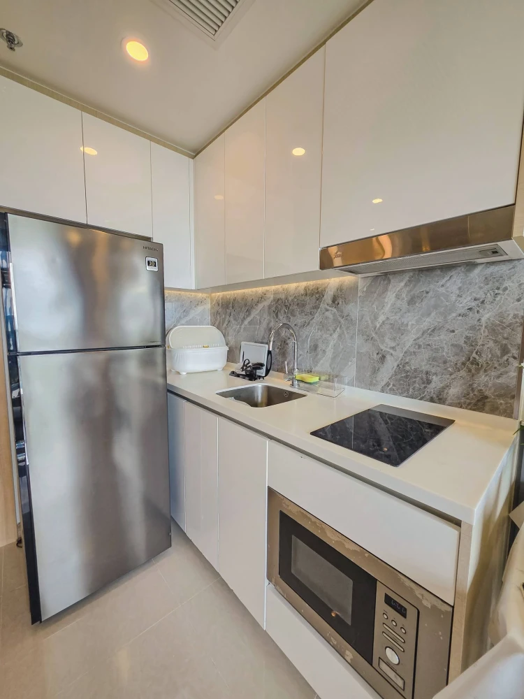The Riviera Jomtien Pattaya Size 35 sqm 16 floor Seaview full furnished.