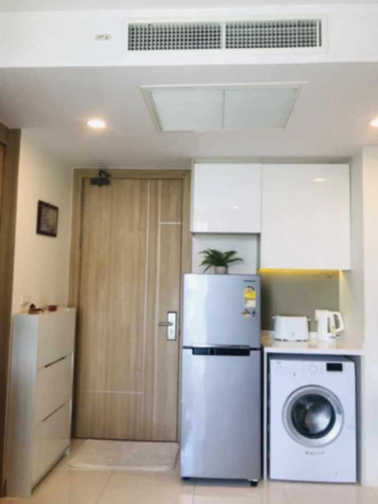 For rent: The Riviera Wong Amat Beach, 6th floor, pool view, fully furnished, ready to move in, book now.