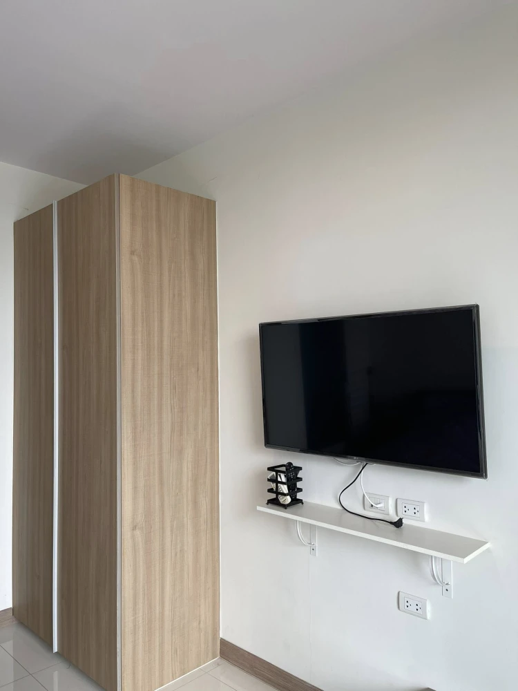 For rent: The Riviera Wong Amat Beach, spacious room with plenty of usable space, fully furnished, beautiful view of Pattaya city, reserve now!