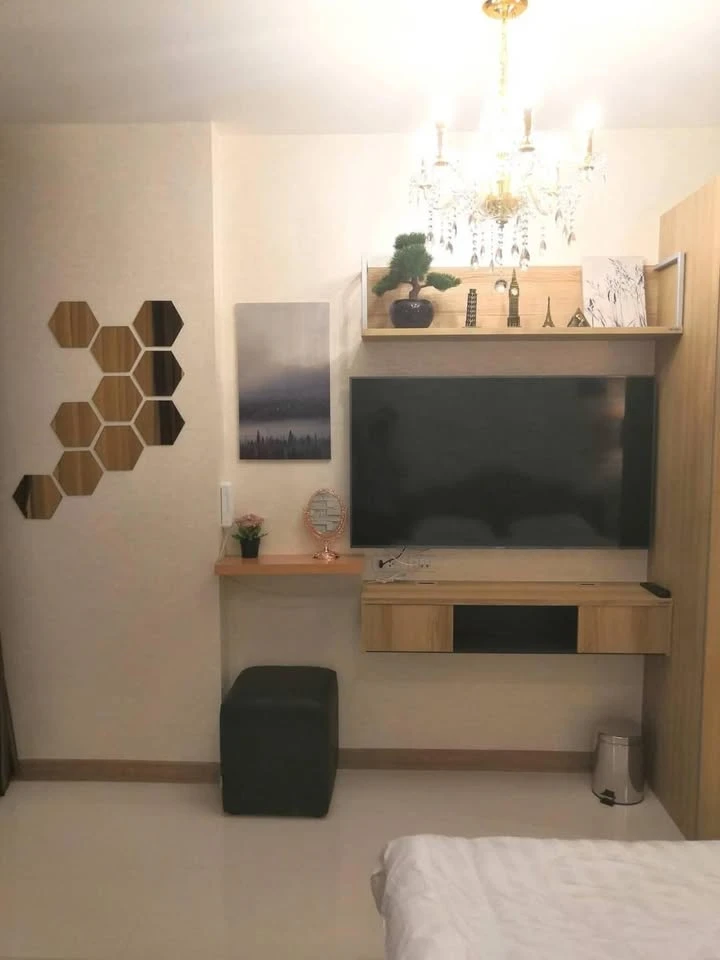 For rent: The Riviera Wong Amat Beach, nice high floor room, fully furnished, hurry and book now.