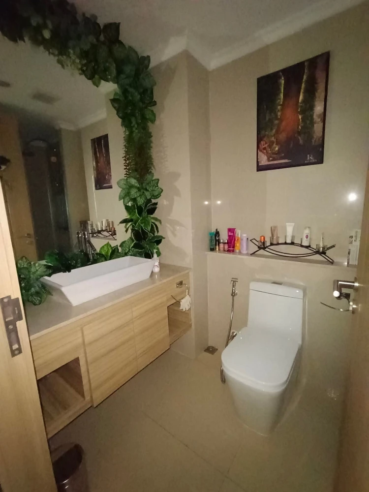 For rent: The Riviera Wong Amat Beach, north-facing room, good location, comes with complete facilities, don't miss it.