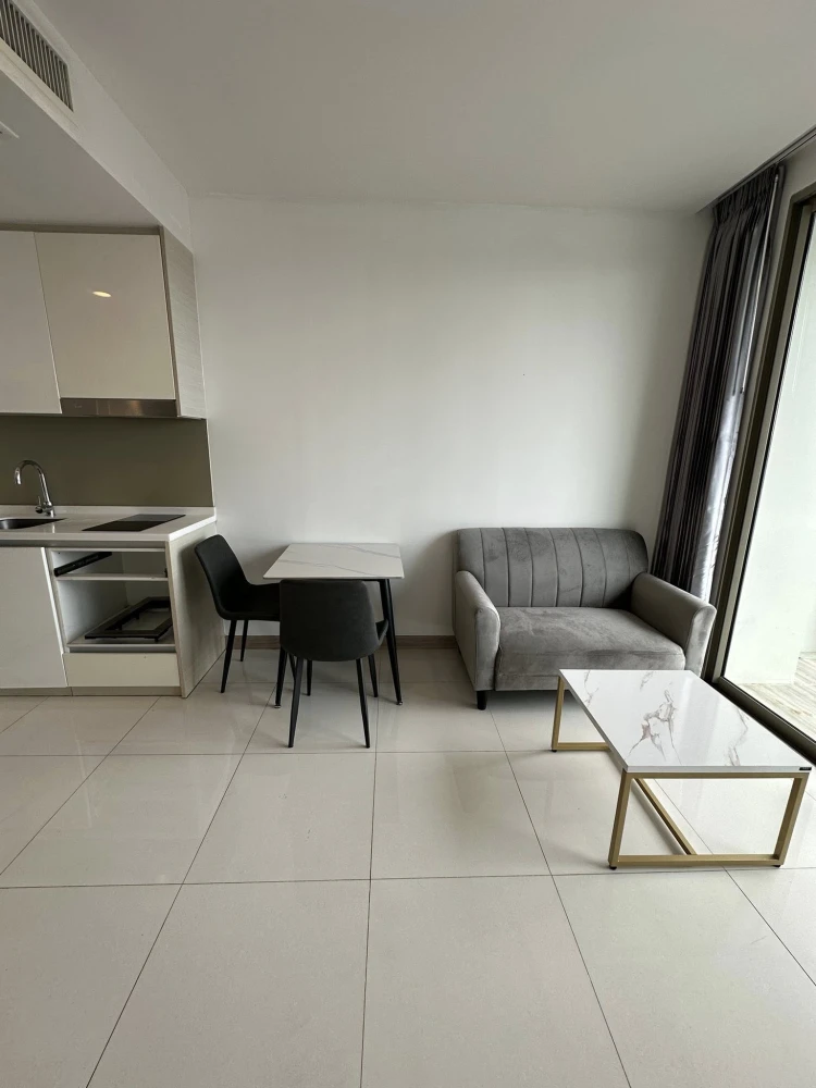 For rent: The Riviera Wongamat Beach. Lovely room with amazing amenities and stunning, unblocked views. Book now!