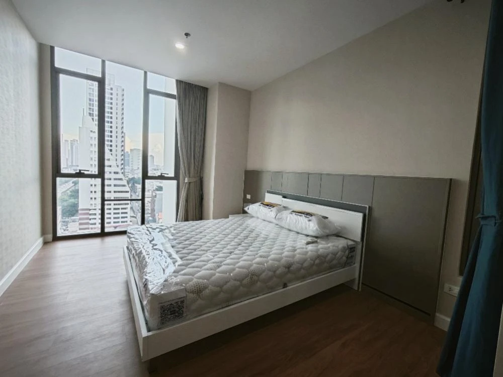 For rent: The Room BTS Wongwianyai, fully furnished, nice room, reserve now, hurry!