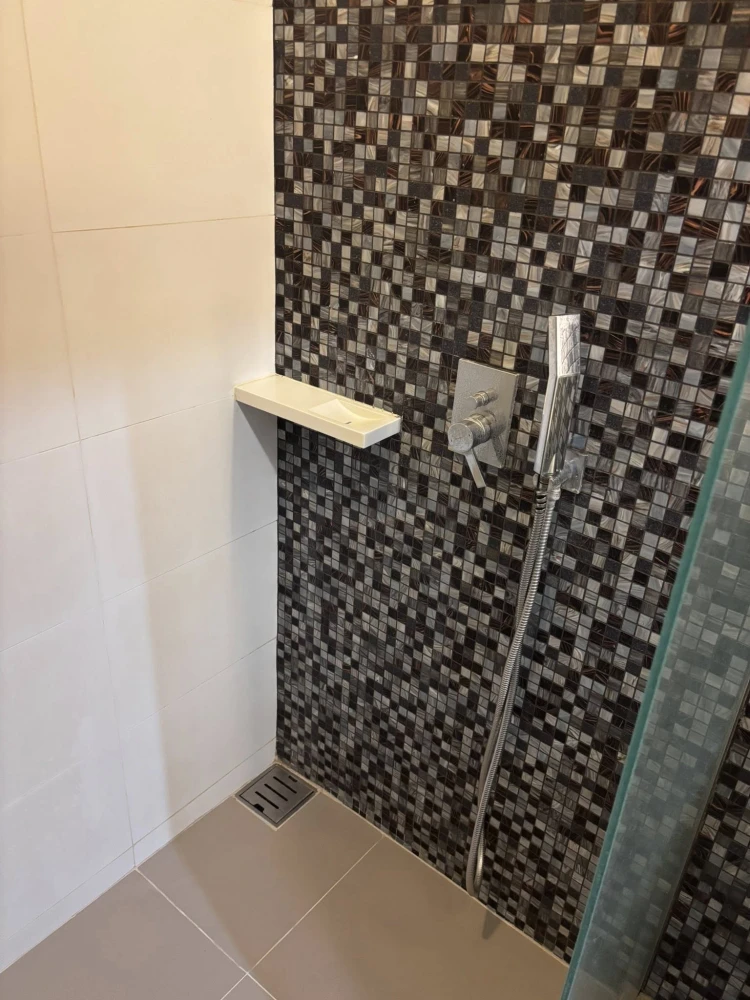 For rent: The Room Rama 4, 1 bedroom, 1 bathroom, spacious living area, fully furnished. Book now!