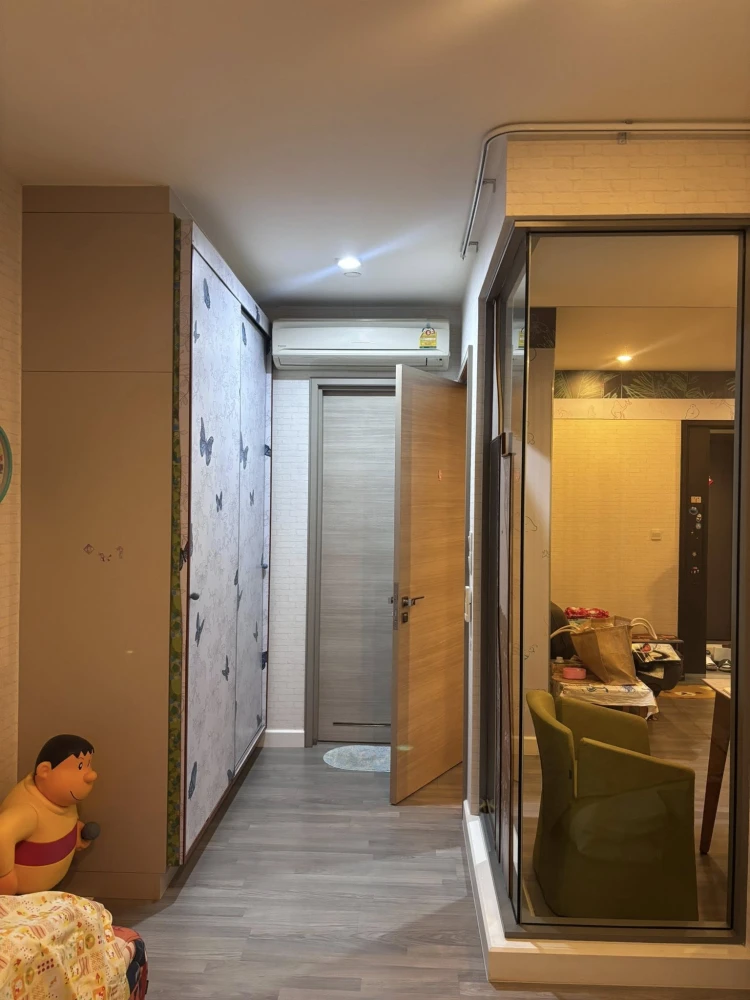 For rent: The Room Rama 4, 1 bedroom, 1 bathroom, spacious living area, fully furnished. Book now!