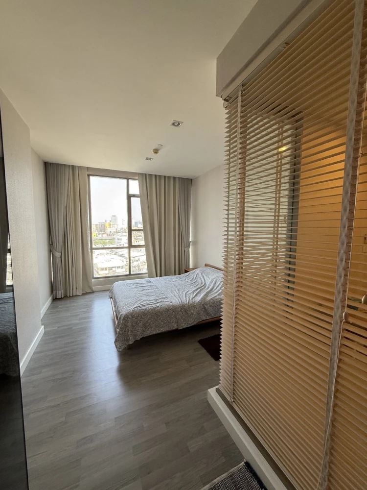 For rent: The Room Rama 4, 10th floor, nice room, fully furnished, reserve now, hurry!