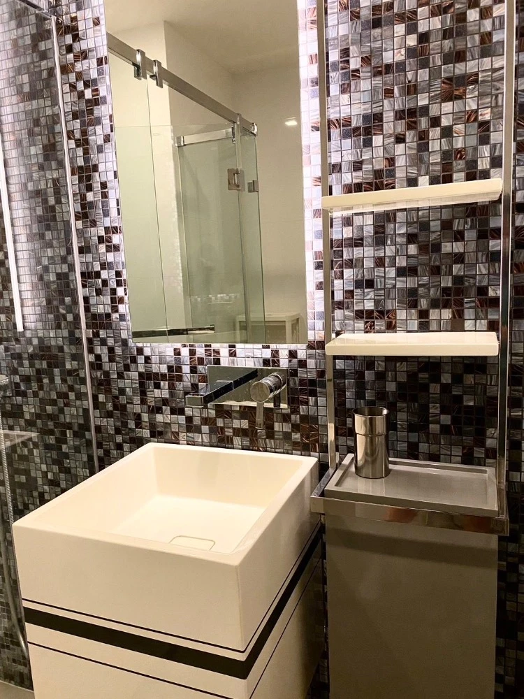 For rent: The Room Rama 4, 10th floor, nice room, fully furnished, reserve now, hurry!