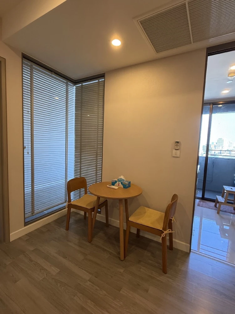 For rent: The Room Rama 4, 10th floor, nice room, fully furnished, reserve now, hurry!