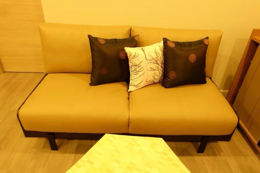 For rent: The Room Rama 4, 31st floor, corner room, beautiful view, fully furnished. Interested? Reserve now. Don't miss out!