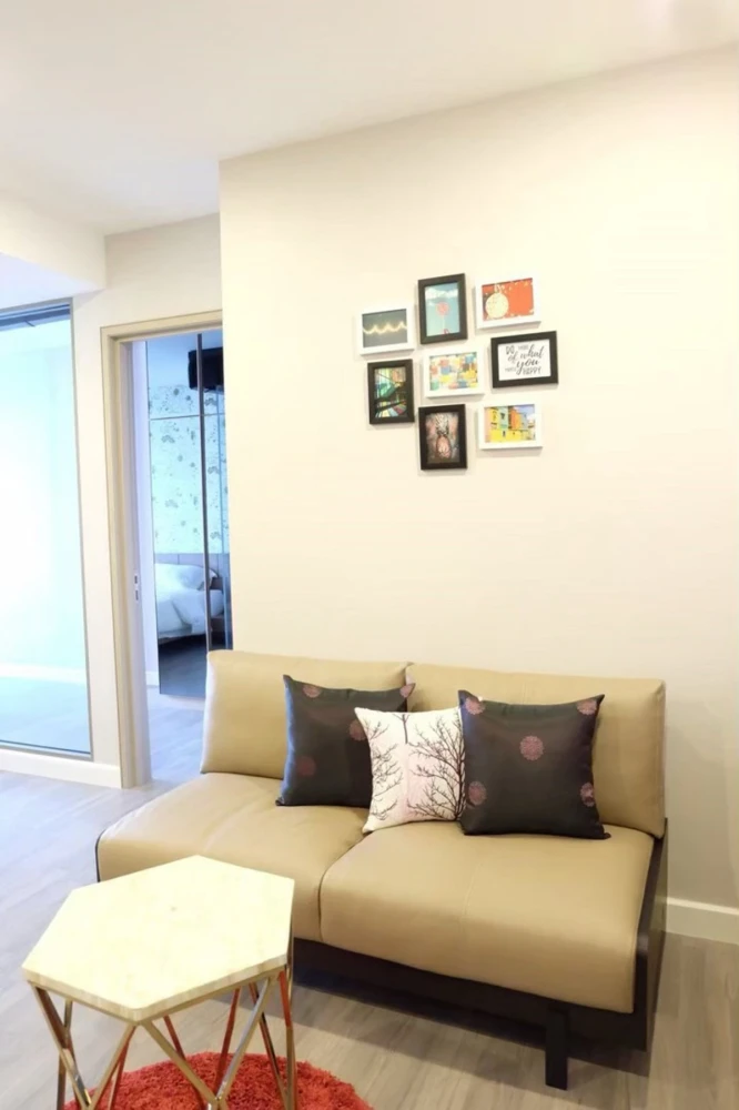 For rent: The Room Rama 4, 31st floor, corner room, beautiful view, fully furnished. Interested? Reserve now. Don't miss out!