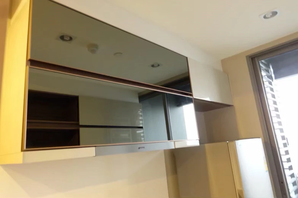 For rent: The Room Rama 4, 31st floor, corner room, beautiful view, fully furnished. Interested? Reserve now. Don't miss out!