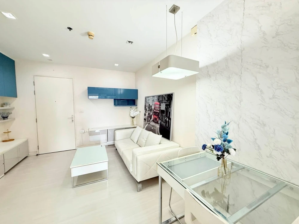 For rent: The Room Rathcada-Ladprao, 18th floor, fully furnished, very livable. Book now!