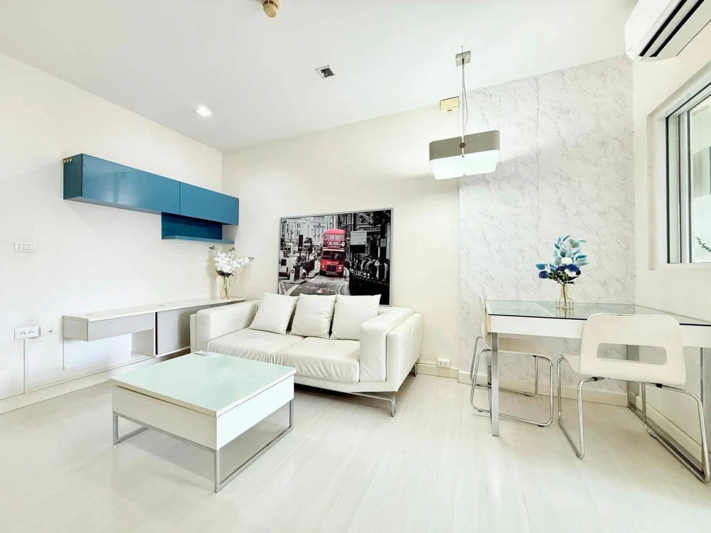 For rent: The Room Rathcada-Ladprao, 18th floor, fully furnished, very livable. Book now!