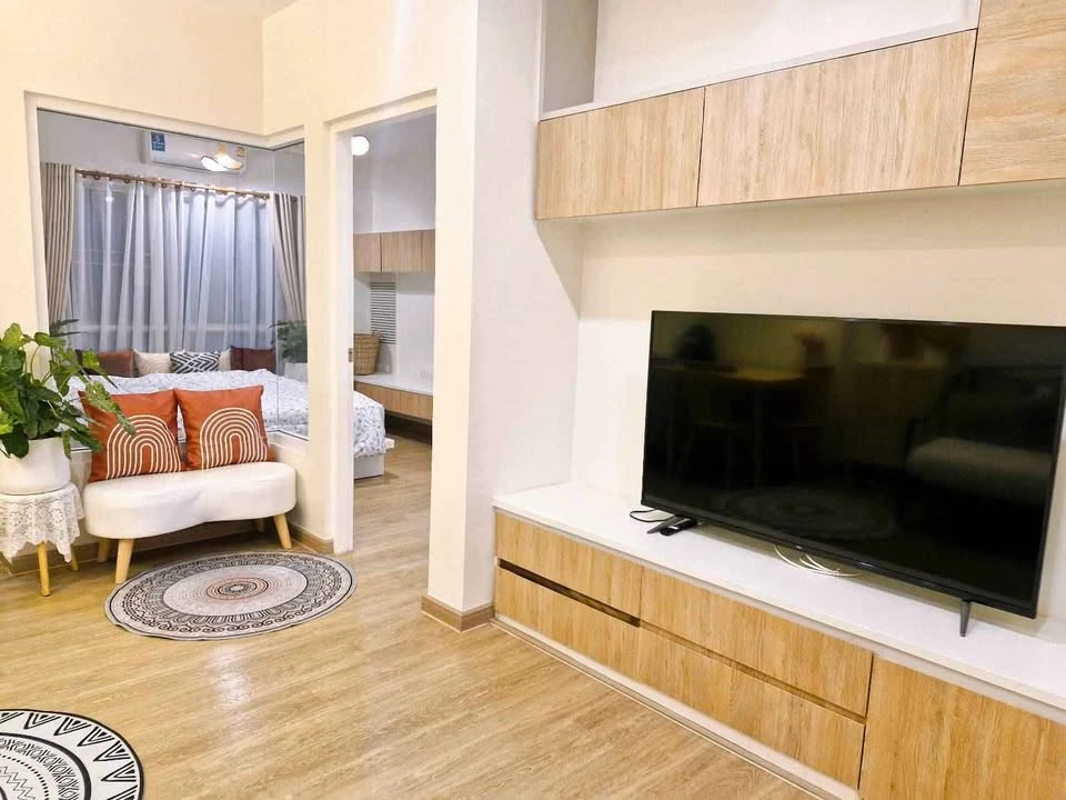 For rent: The Room Rathcada-Ladprao, spacious room, comfortable living, fully furnished, reserve now.