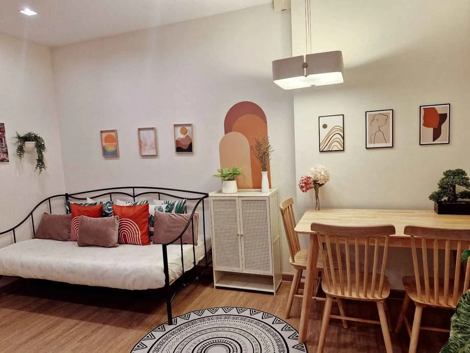 For rent: The Room Rathcada-Ladprao, spacious room, comfortable living, fully furnished, reserve now.