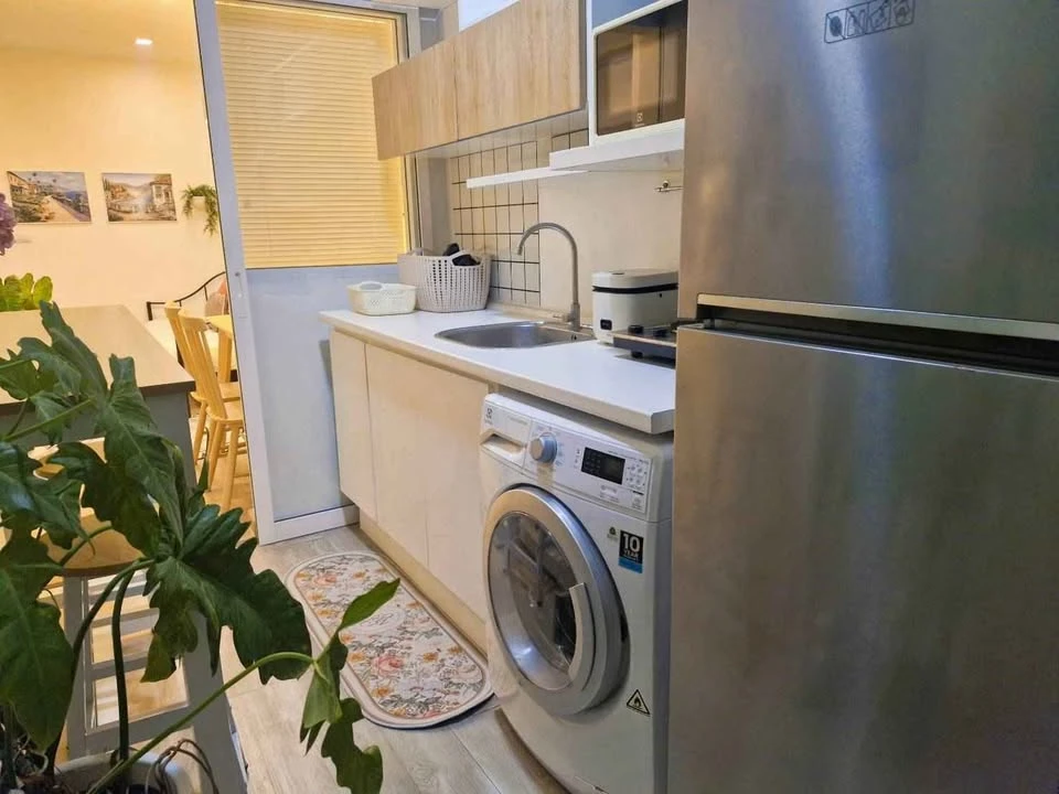 For rent: The Room Rathcada-Ladprao, spacious room, comfortable living, fully furnished, reserve now.