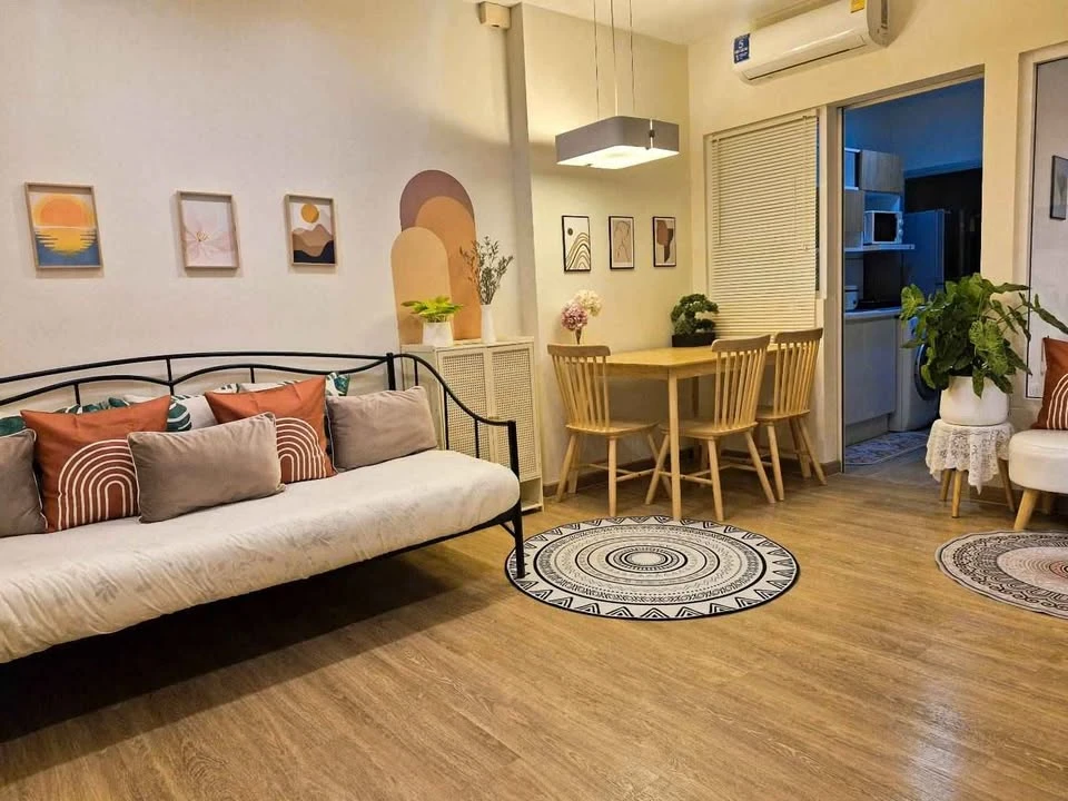 For rent: The Room Rathcada-Ladprao, spacious room, comfortable living, fully furnished, reserve now.