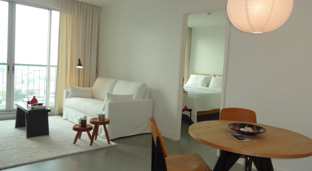 For rent: The Room Sathorn – Taksin. Ready to move in, fully furnished, high floor. Book now!