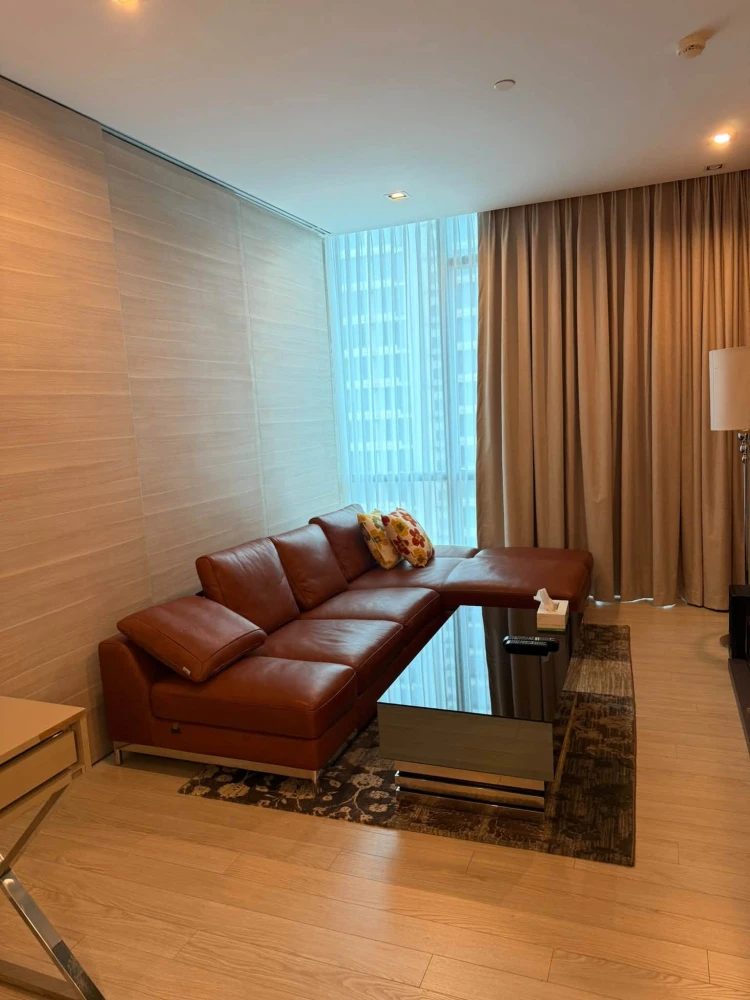 For Sale/Rent: The Room Sukhumvit 21 – Corner unit, 52 sq.m., 18th floor, city view. Prime location—act fast!